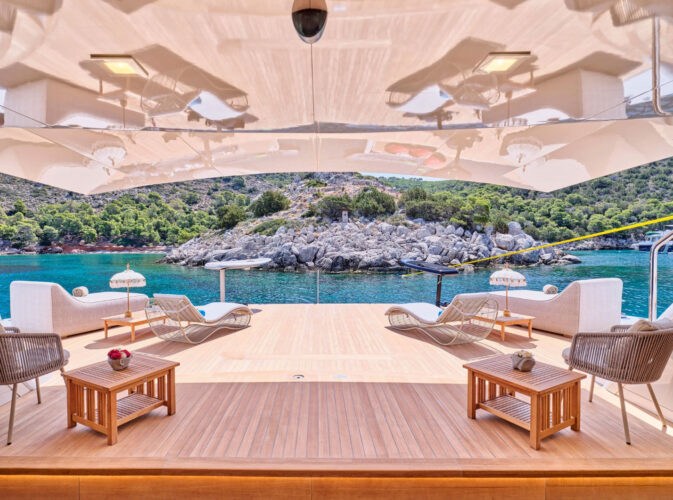 Location de yacht OPtasia Côte d'Azur 25