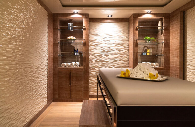 Location de yacht OPtasia Côte d'Azur 26