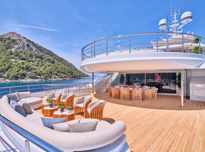 Location de yacht OPtasia Côte d'Azur 28