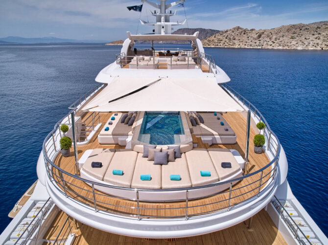 Location de yacht OPtasia Côte d'Azur 30