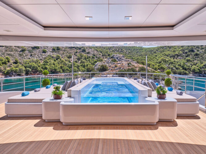 Location de yacht OPtasia Côte d'Azur 32