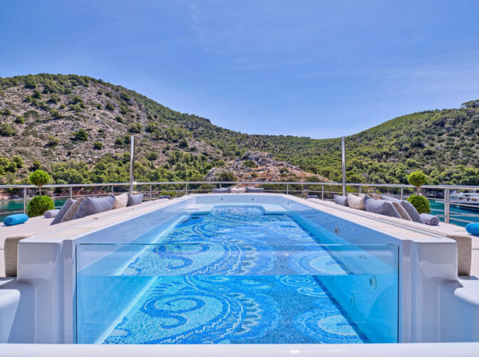 Location de yacht OPtasia Côte d'Azur 33