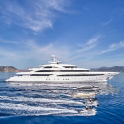Location de yacht OPtasia Côte d'Azur 37