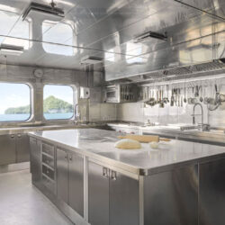 Location de yachts Wayfinder Côte d'Azur 7