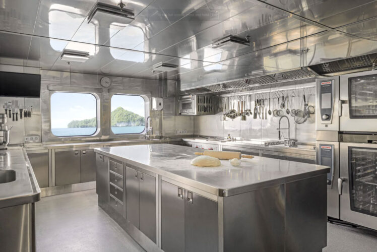 Location de yachts Wayfinder Côte d'Azur 7