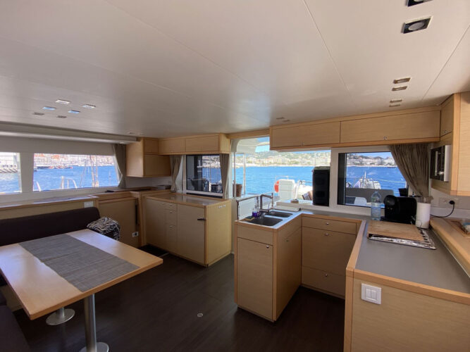 Catamaran Lagoon 450 S Mandelieu-La Napoule 12