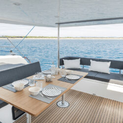catamaran Aventura 37 6