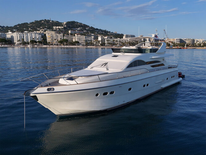yacht VZ68 Villeneuve-Loubet 19