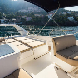 yacht Sealine F42-5 10