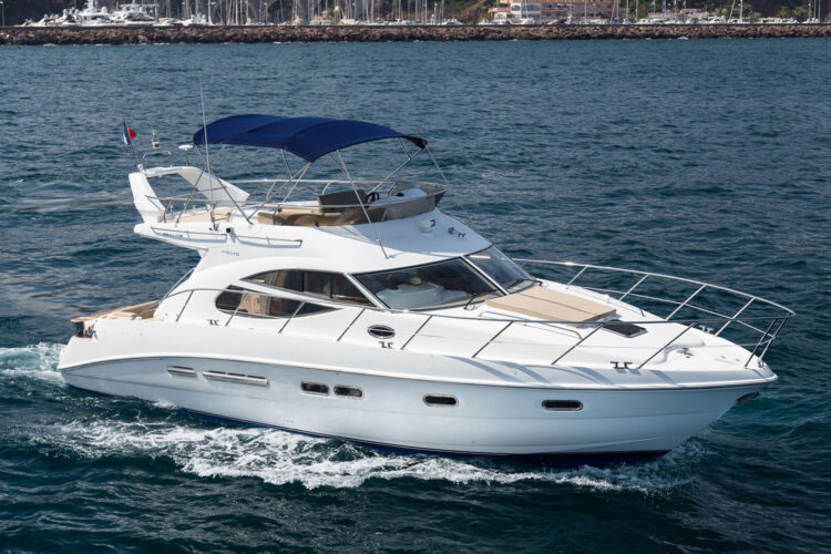 yacht Sealine F42-5 12