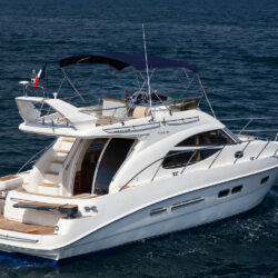 yacht Sealine F42-5 13