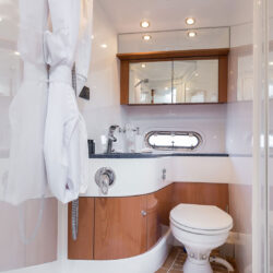 yacht Sealine F42-5 15