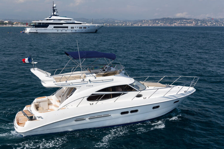 yacht Sealine F42-5 3