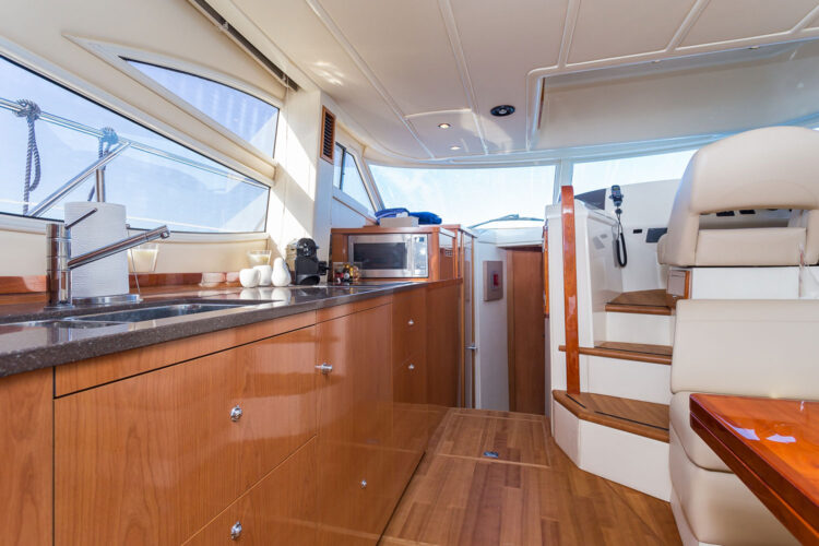 yacht Sealine F42-5 5