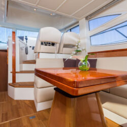 yacht Sealine F42-5 6