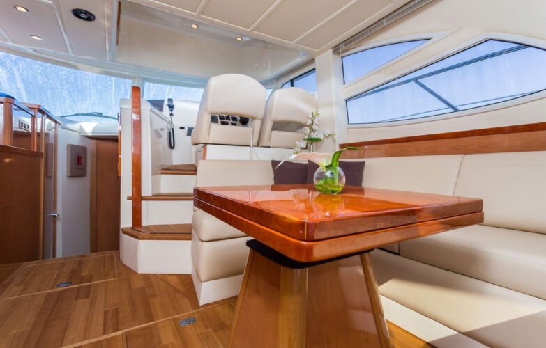 yacht Sealine F42-5 6