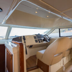 yacht Sealine F42-5 7