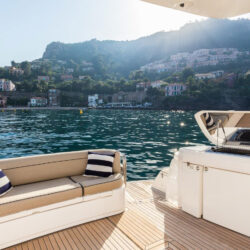 yacht Sealine F42-5 9