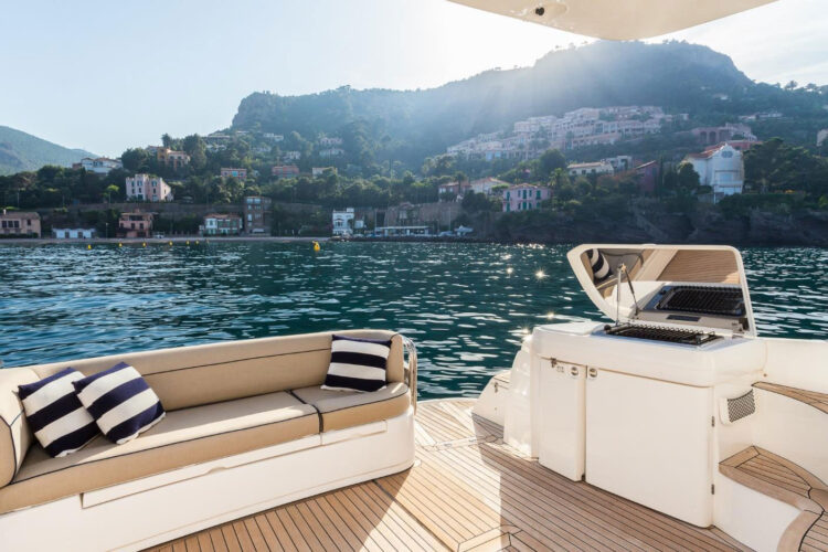 yacht Sealine F42-5 9