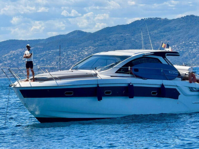Yacht Bavaria 390 HT Ariadna Cannes 18