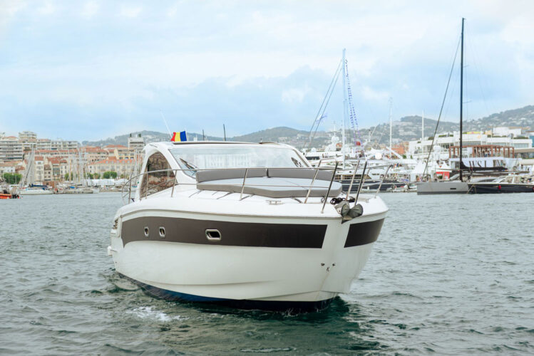 Yacht Bavaria 390 HT Ariadna Cannes 3