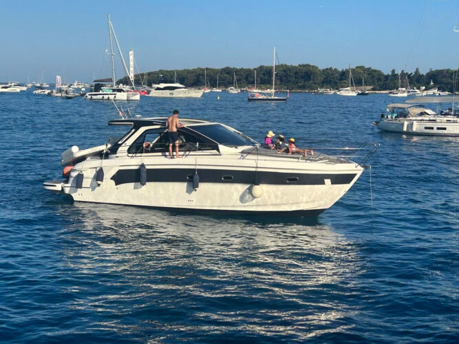 Yacht Bavaria 390 HT Ariadna Cannes 5