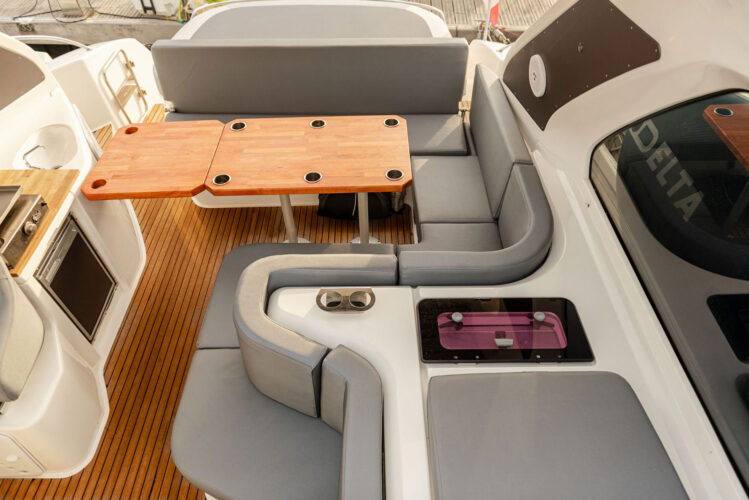 Yacht Bavaria 390 HT Ariadna Cannes 9