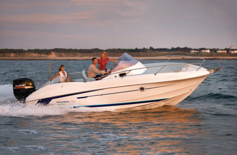 Motorboat Beneteau Flyer 750 Sun Deck Antibes 3