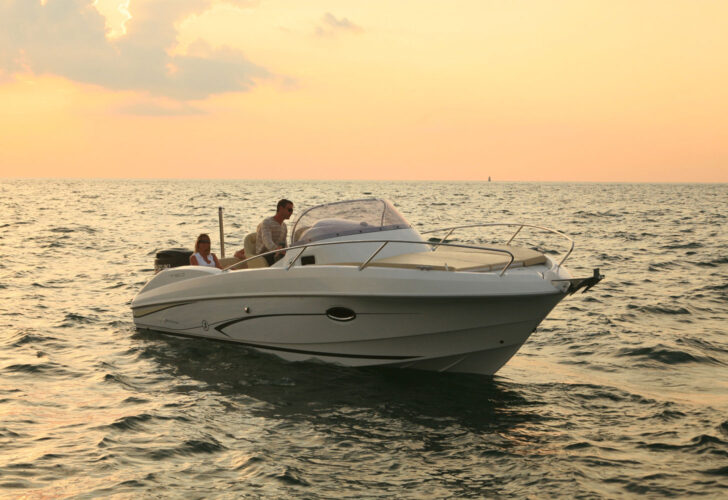 Motorboat Beneteau Flyer 750 Sun Deck Antibes 5