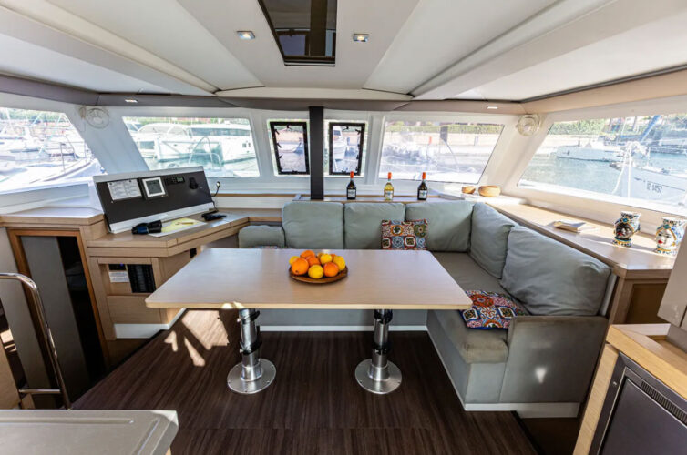 Catamaran Fountaine Pajot Lucia 40 French Riviera 25