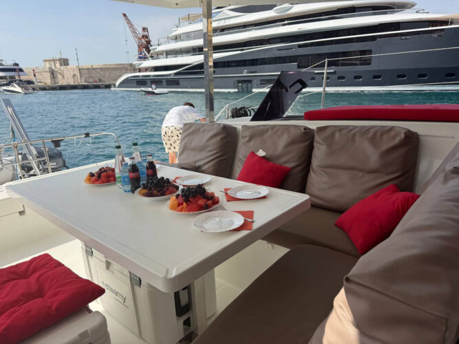 Catamaran Fountaine Pajot Lucia 40 French Riviera 27