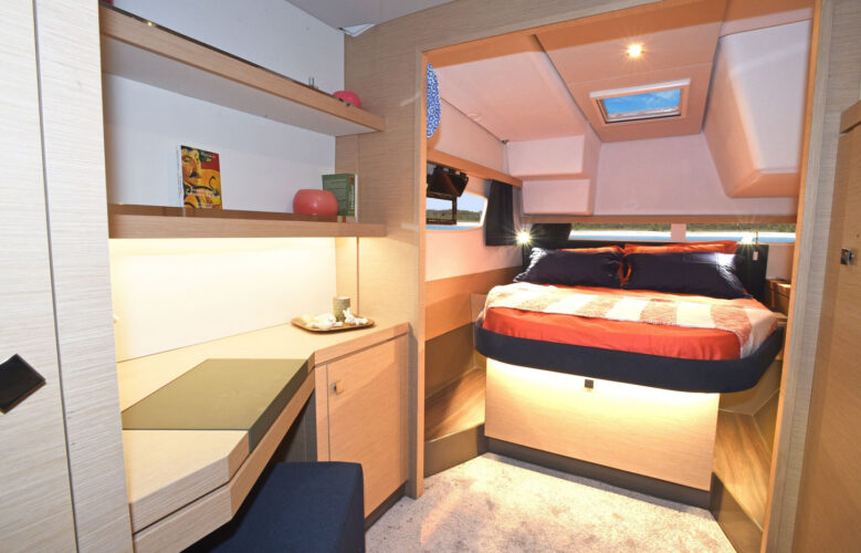 Catamaran Fountaine Pajot Lucia 40 French Riviera 7